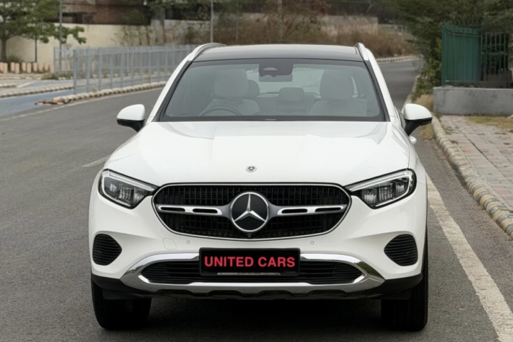 2023 Mercedes-Benz GLE 300d — Obsidian Black, side profile